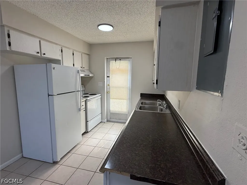 3307 SE 15th Place Cape Coral FL 33904