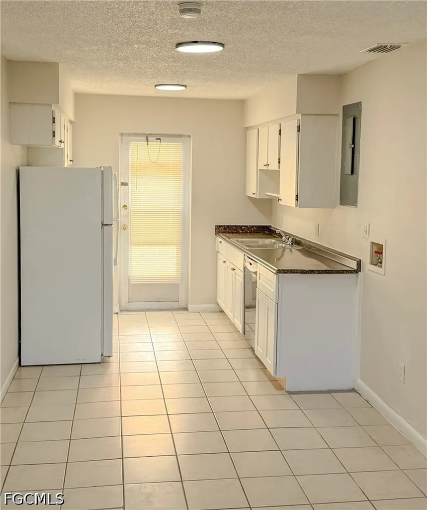 3307 SE 15th Place Cape Coral FL 33904