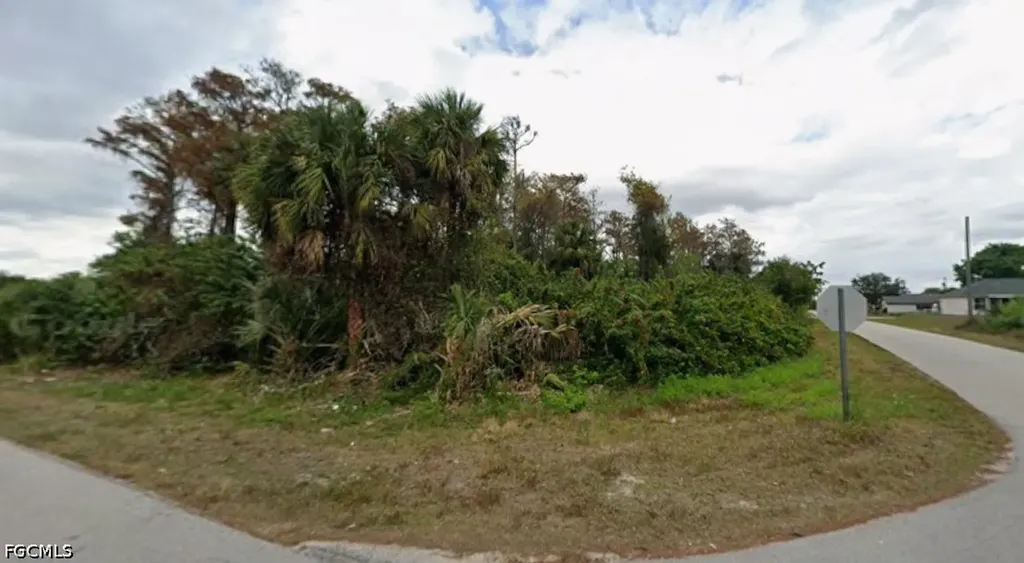 4620 5th Street W Lehigh Acres FL 33971
