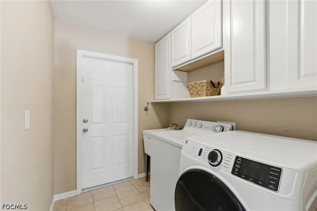 2105 SW 29th Terrace Cape Coral FL 33914