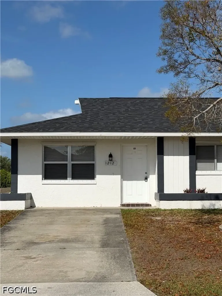 1212 SE 2nd Place Cape Coral FL 33990