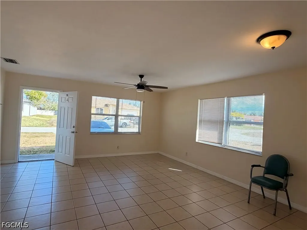 1212 SE 2nd Place Cape Coral FL 33990