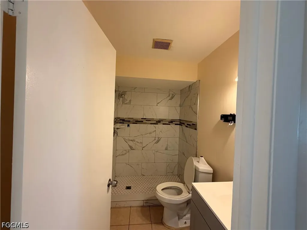 1212 SE 2nd Place Cape Coral FL 33990