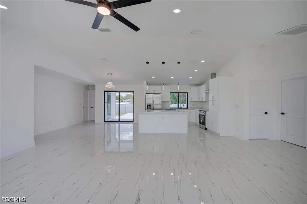 4305 SW 1st Avenue Cape Coral FL 33914