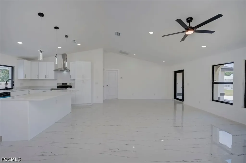 4305 SW 1st Avenue Cape Coral FL 33914
