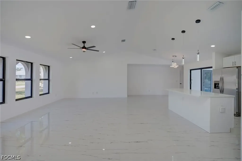 4305 SW 1st Avenue Cape Coral FL 33914