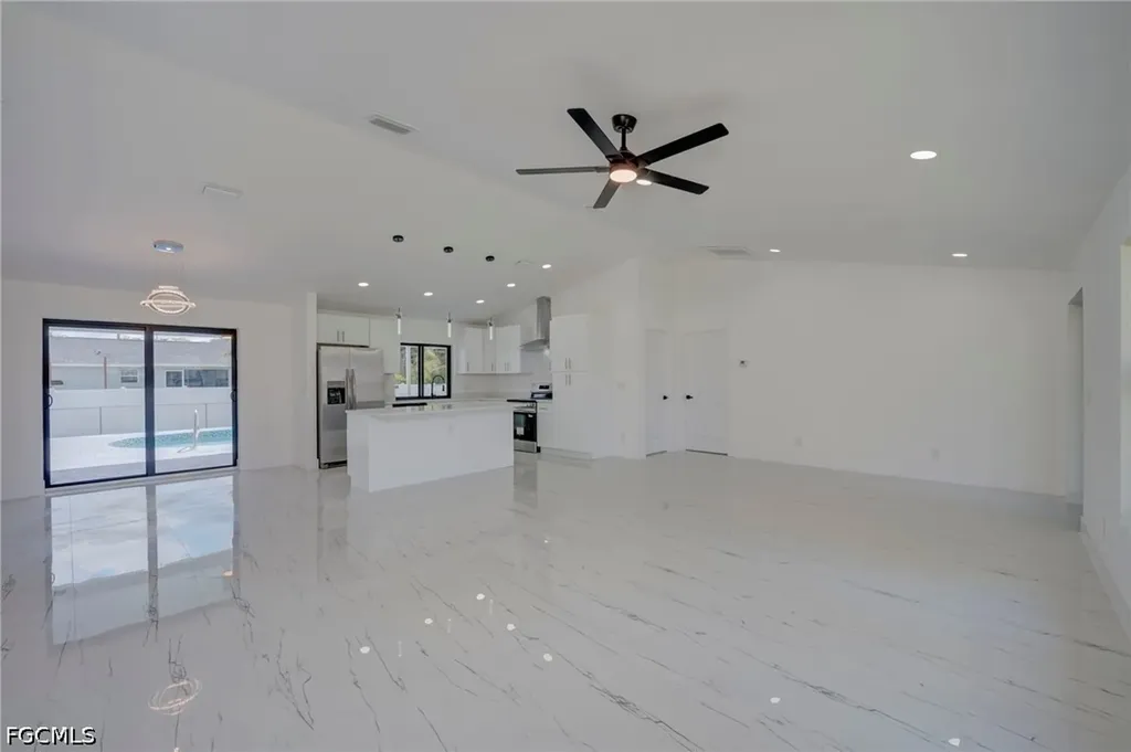 4305 SW 1st Avenue Cape Coral FL 33914
