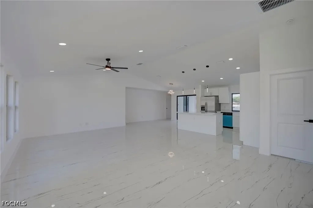 4305 SW 1st Avenue Cape Coral FL 33914