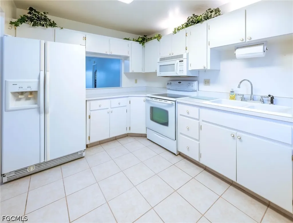 1390 Myerlee Country Club Boulevard Fort Myers FL 33919