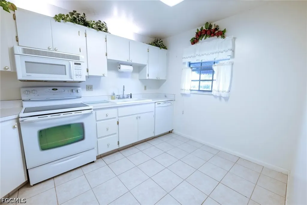 1390 Myerlee Country Club Boulevard Fort Myers FL 33919
