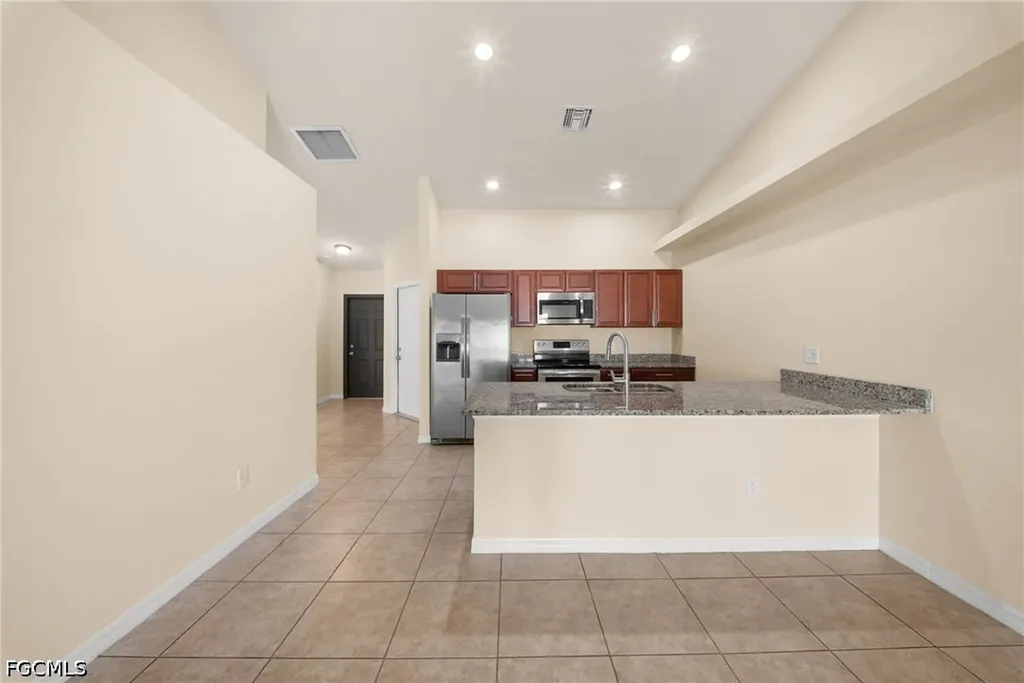 2820 SW 7th Place Cape Coral FL 33914