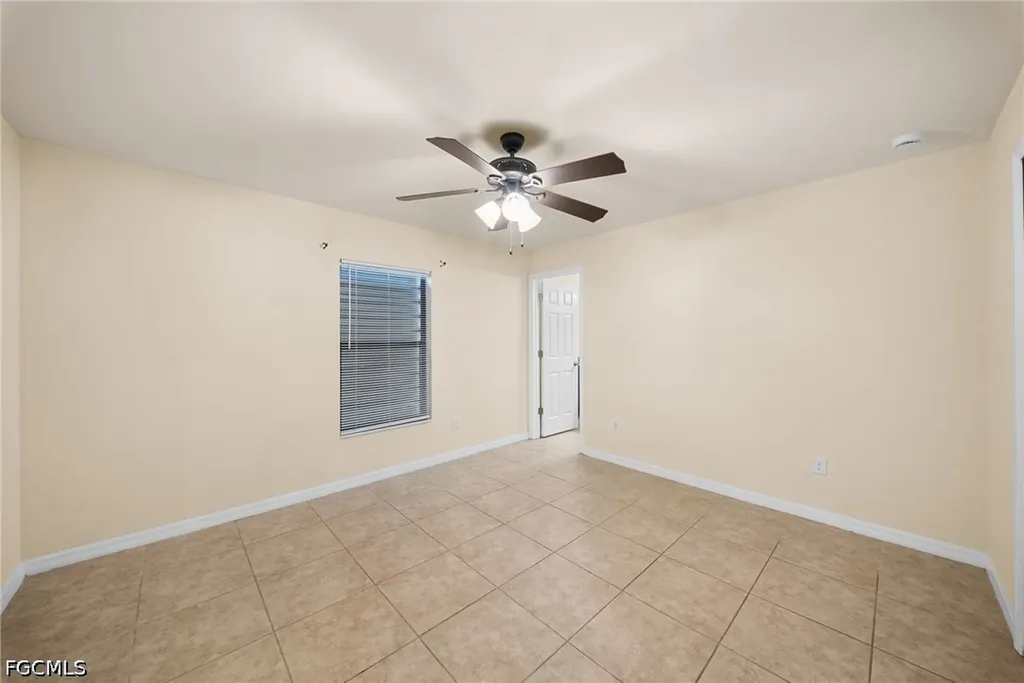 2820 SW 7th Place Cape Coral FL 33914