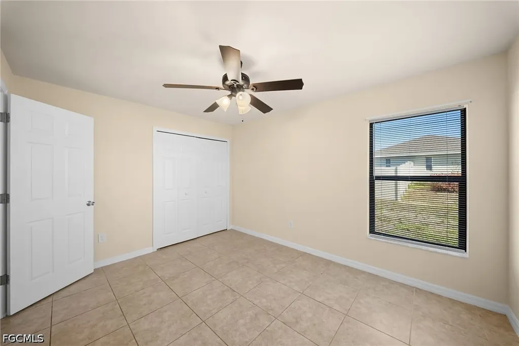 2820 SW 7th Place Cape Coral FL 33914
