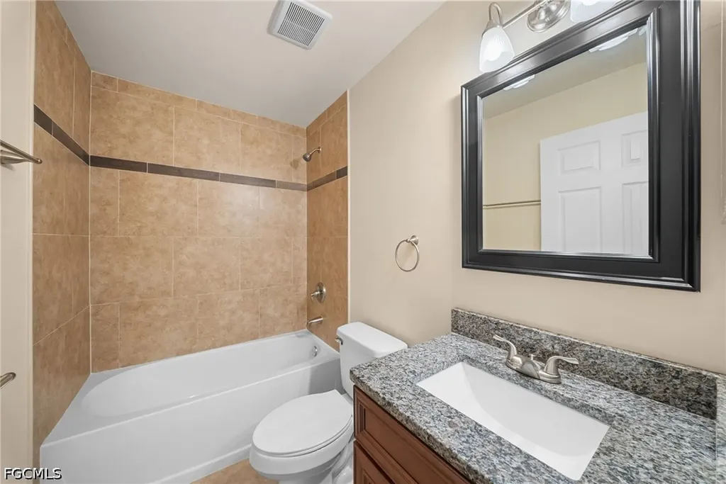 2820 SW 7th Place Cape Coral FL 33914