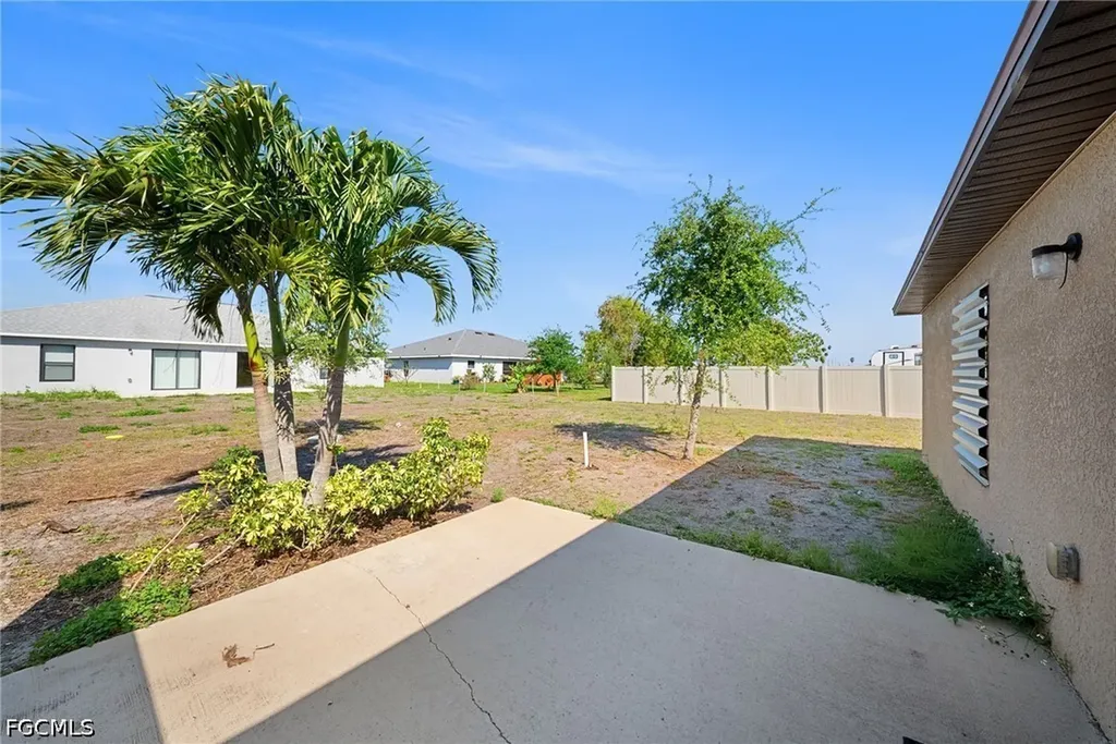 2820 SW 7th Place Cape Coral FL 33914