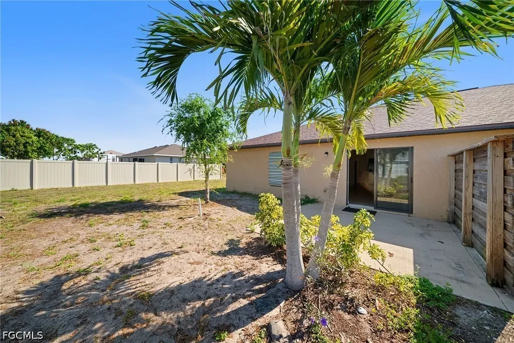 2820 SW 7th Place Cape Coral FL 33914