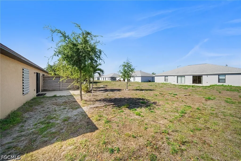 2820 SW 7th Place Cape Coral FL 33914