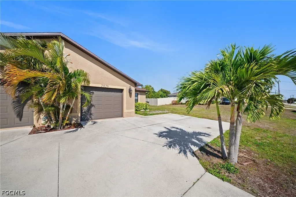 2820 SW 7th Place Cape Coral FL 33914