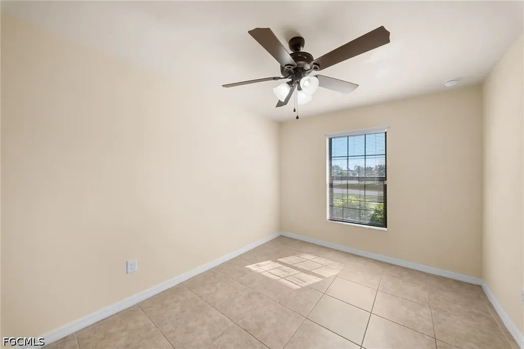 2820 SW 7th Place Cape Coral FL 33914