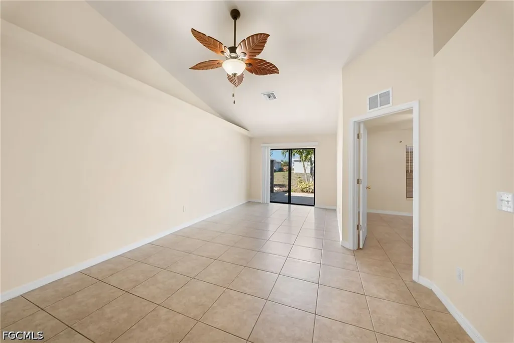 2820 SW 7th Place Cape Coral FL 33914