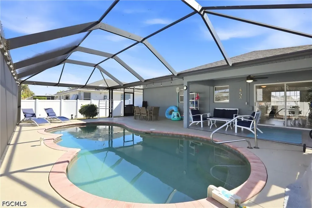 1818 SW 4th Avenue Cape Coral FL 33991