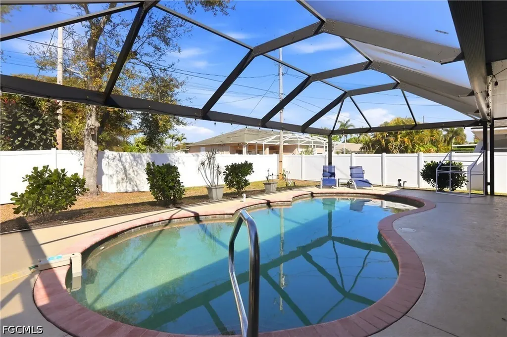 1818 SW 4th Avenue Cape Coral FL 33991