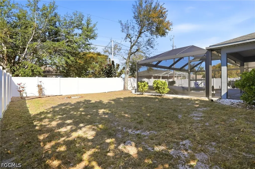 1818 SW 4th Avenue Cape Coral FL 33991