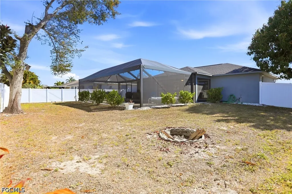 1818 SW 4th Avenue Cape Coral FL 33991