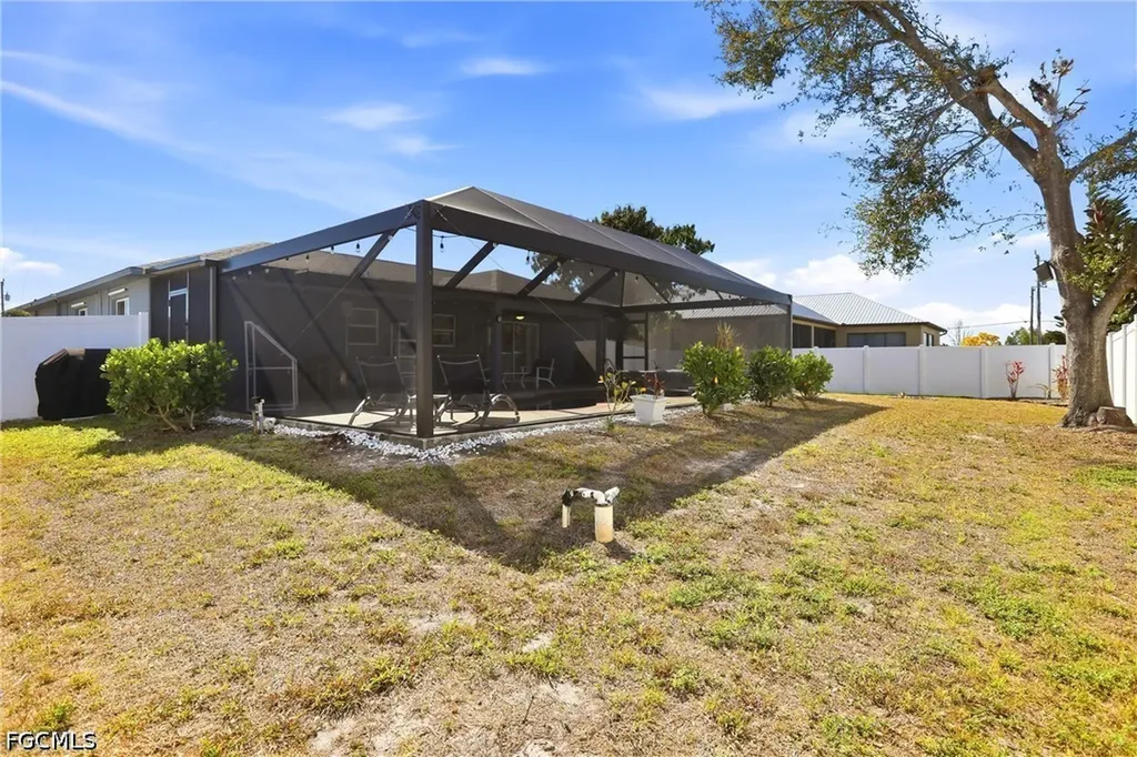 1818 SW 4th Avenue Cape Coral FL 33991