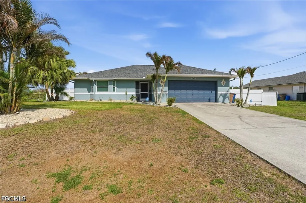 906 Venice Avenue N Lehigh Acres FL 33971