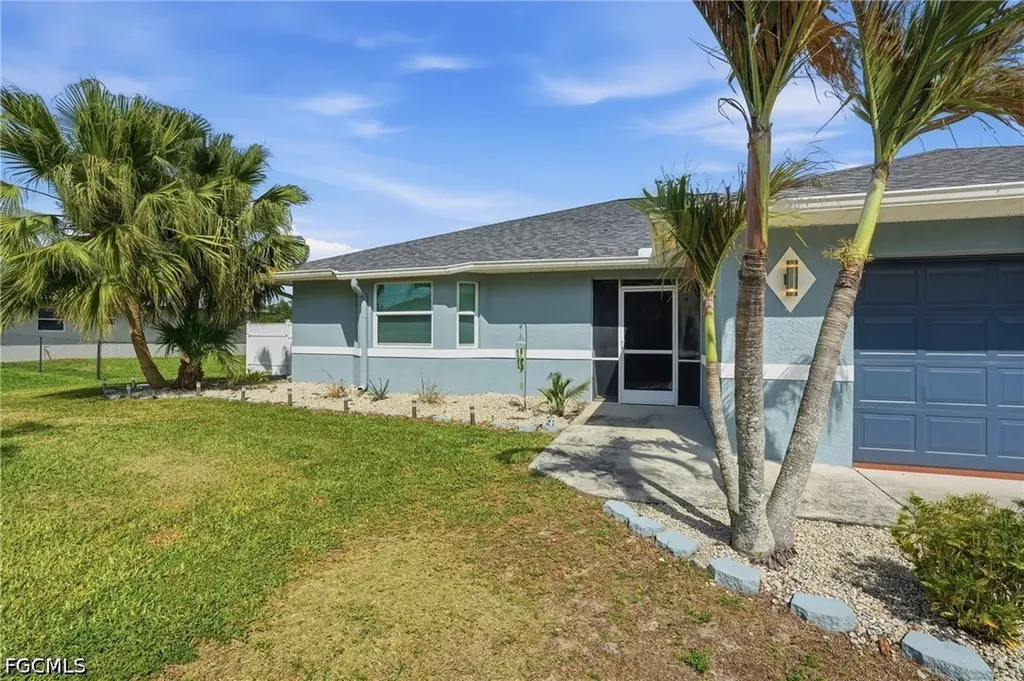 906 Venice Avenue N Lehigh Acres FL 33971