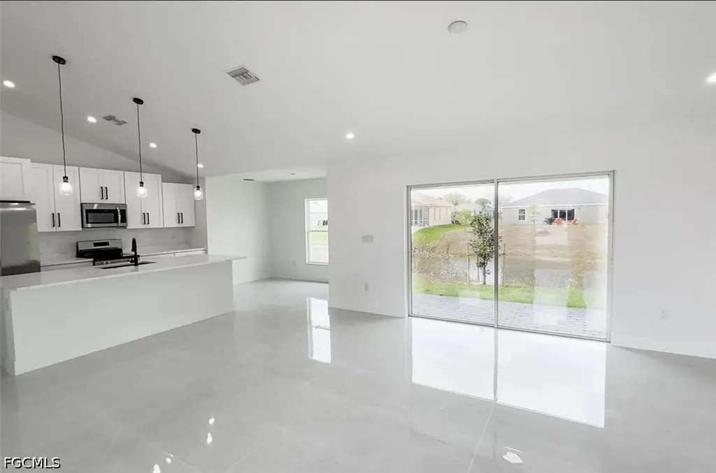 2906 NW 22nd Avenue Cape Coral FL 33993