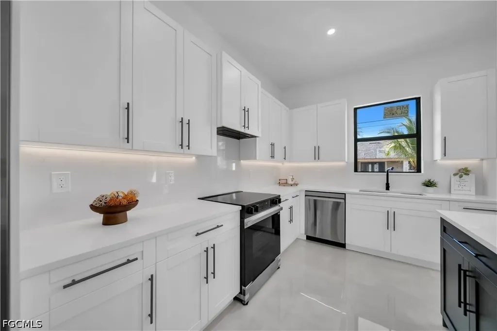 2406 Kismet Parkway W Cape Coral FL 33993