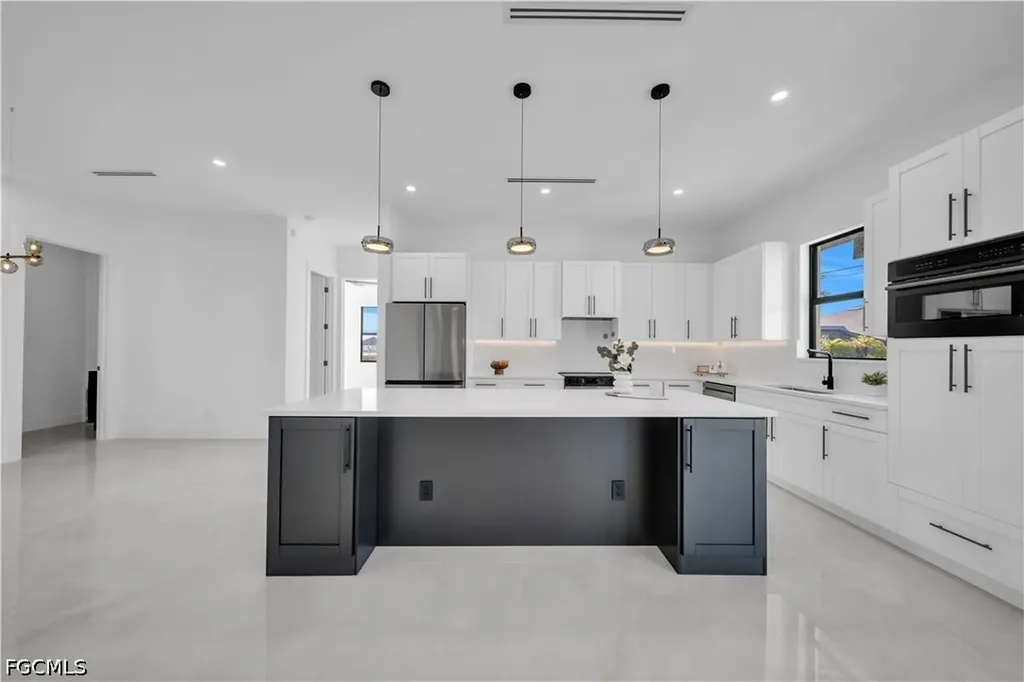 2406 Kismet Parkway W Cape Coral FL 33993