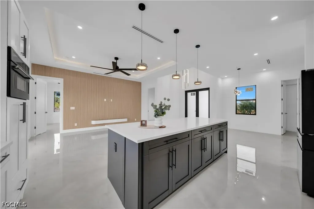 2406 Kismet Parkway W Cape Coral FL 33993