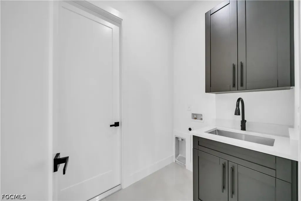 2406 Kismet Parkway W Cape Coral FL 33993