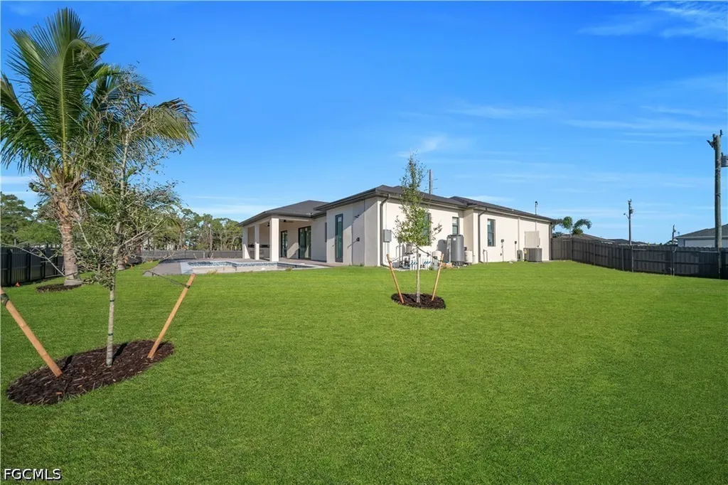 2406 Kismet Parkway W Cape Coral FL 33993