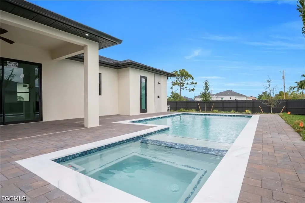 2406 Kismet Parkway W Cape Coral FL 33993
