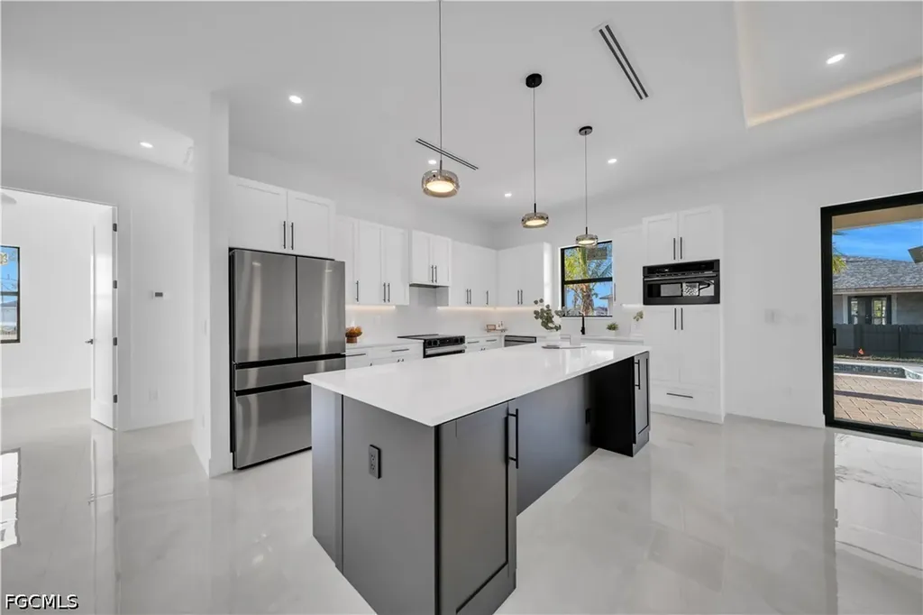 2406 Kismet Parkway W Cape Coral FL 33993