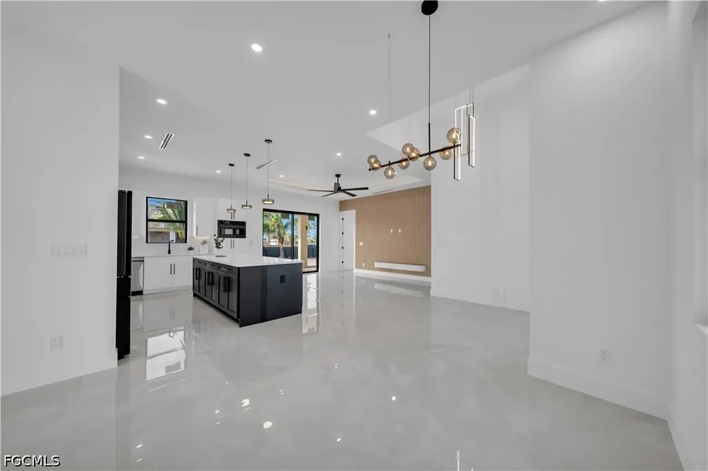2406 Kismet Parkway W Cape Coral FL 33993