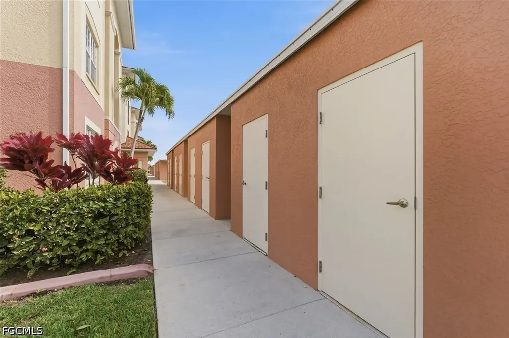 1133 Van Loon Commons Circle Cape Coral FL 33909