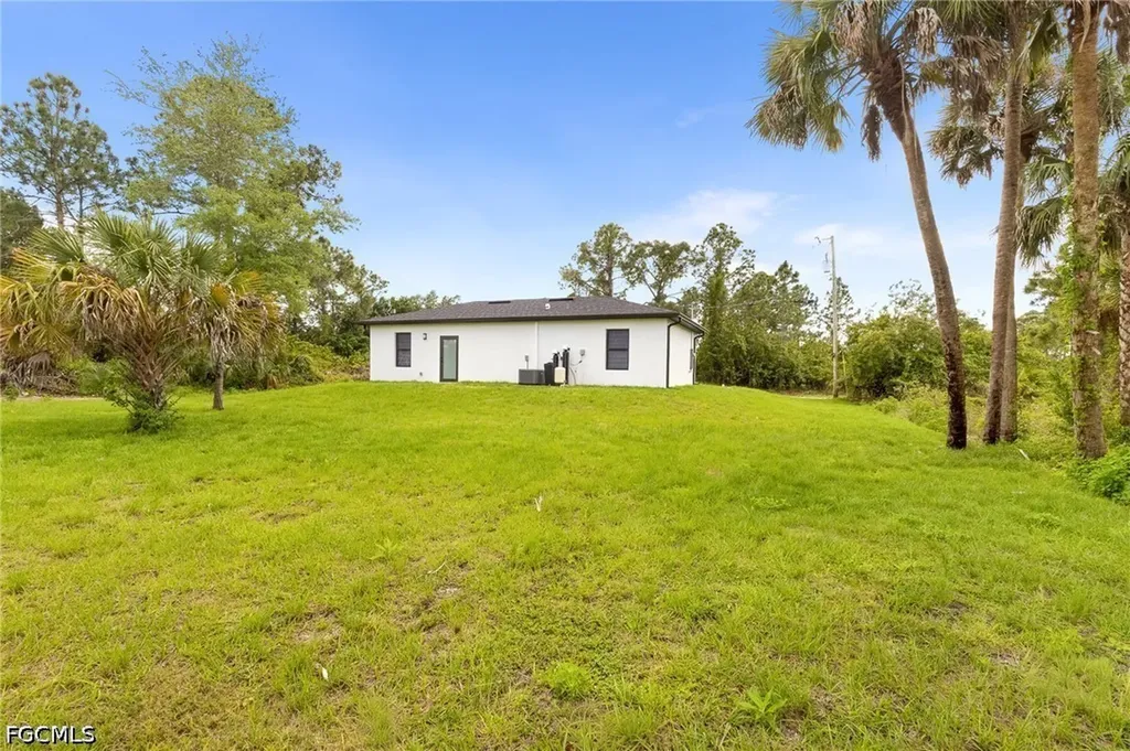 1137 Essex Street E Lehigh Acres FL 33974
