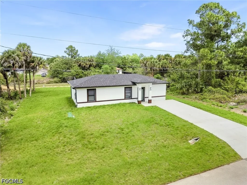 1137 Essex Street E Lehigh Acres FL 33974