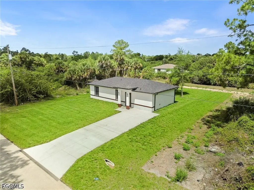 1137 Essex Street E Lehigh Acres FL 33974