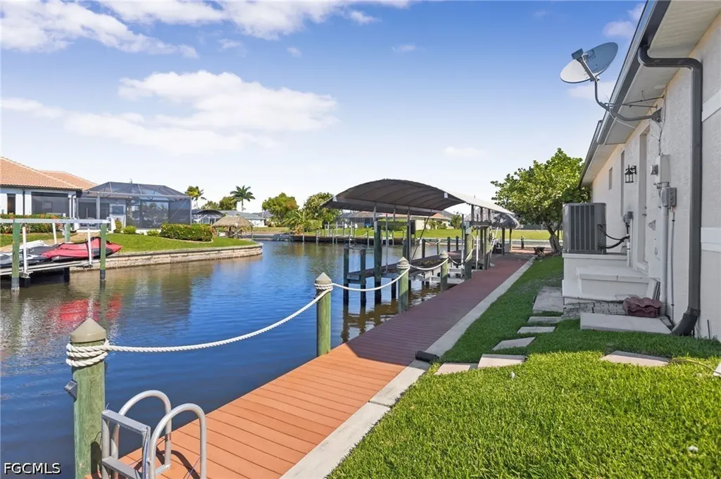 2501 SE 19th Place Cape Coral FL 33904