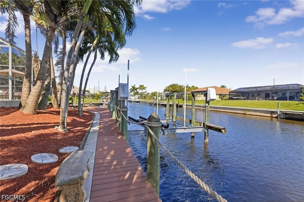 2501 SE 19th Place Cape Coral FL 33904