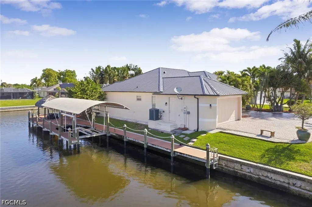 2501 SE 19th Place Cape Coral FL 33904