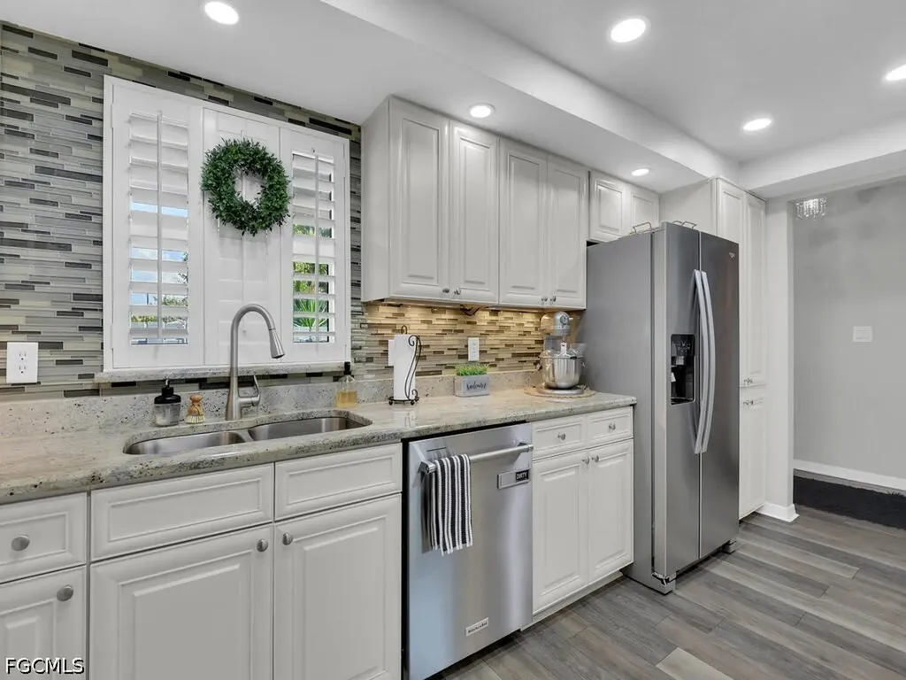 4263 Island Circle Fort Myers FL 33919