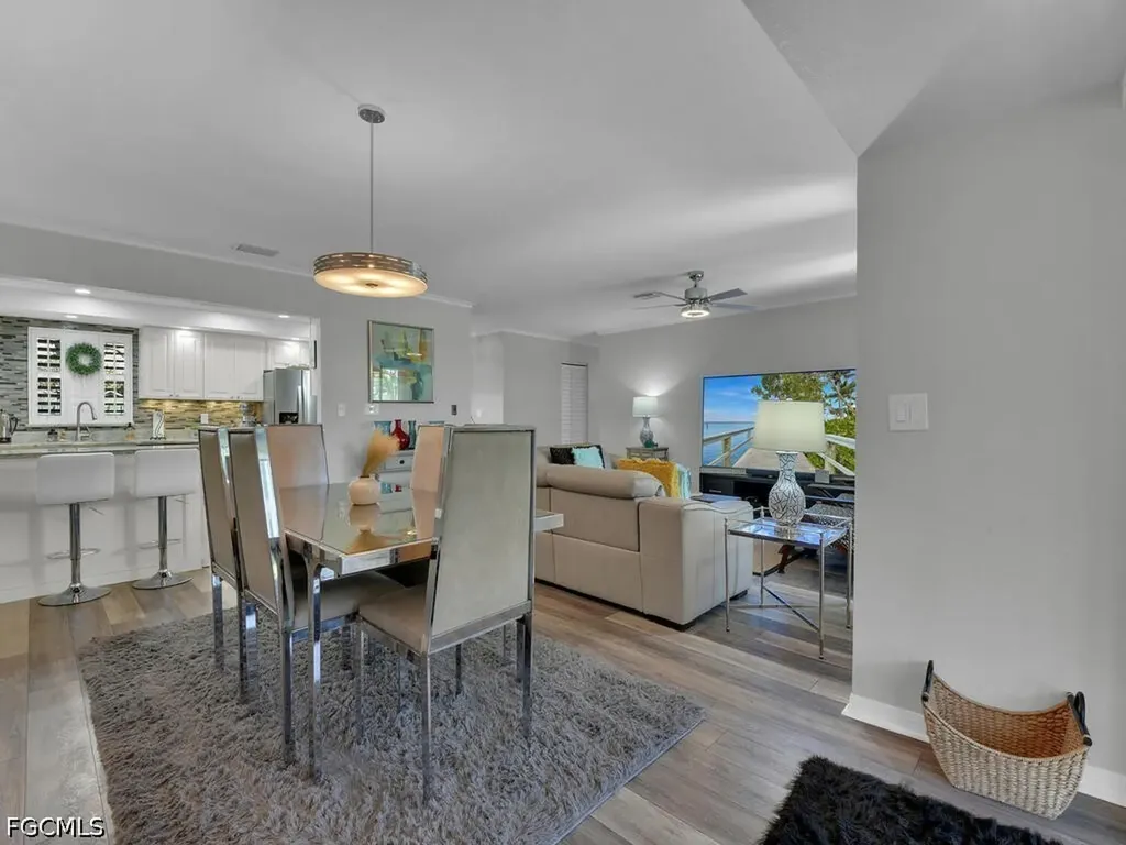 4263 Island Circle Fort Myers FL 33919