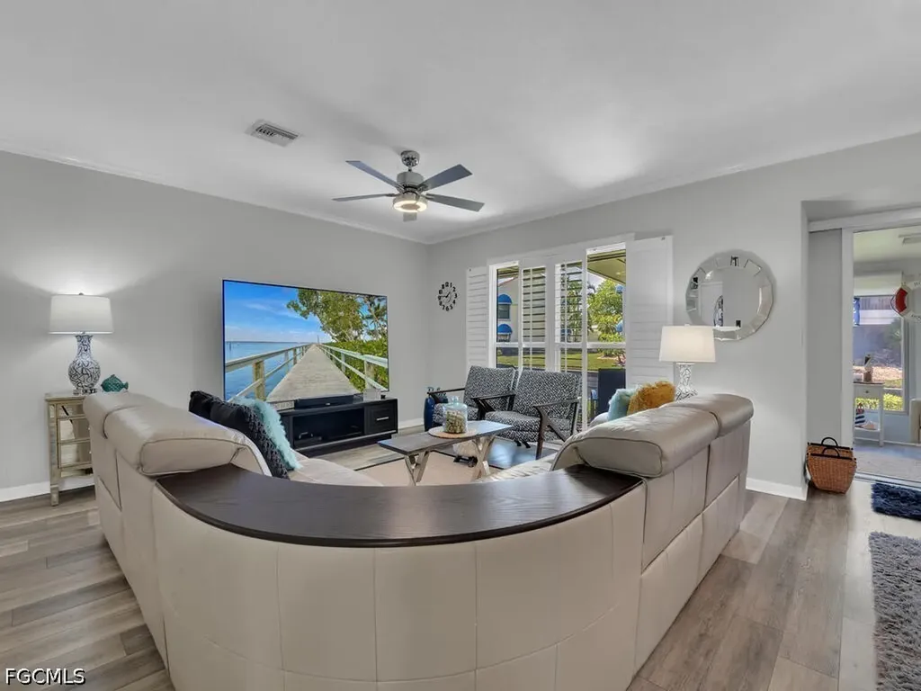 4263 Island Circle Fort Myers FL 33919